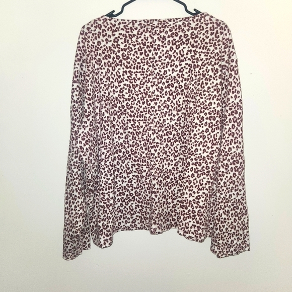 Studio III white and pink animal print long sleeve shirt size 2x - Picture 1 of 5